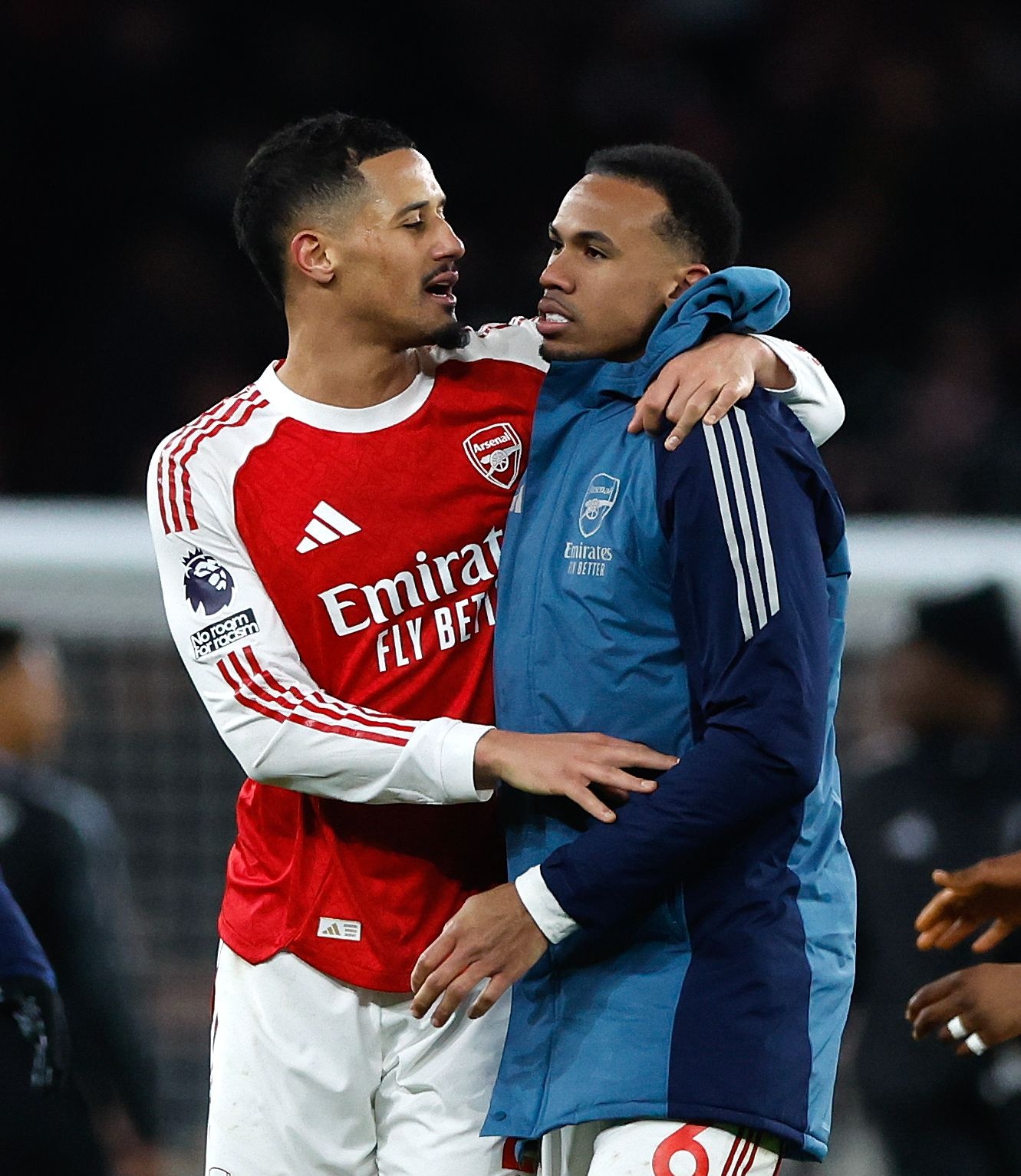 开云平台百家乐-琼斯：加布里埃尔和萨利巴面对曼联时非常脆弱，有时甚至有些软弱